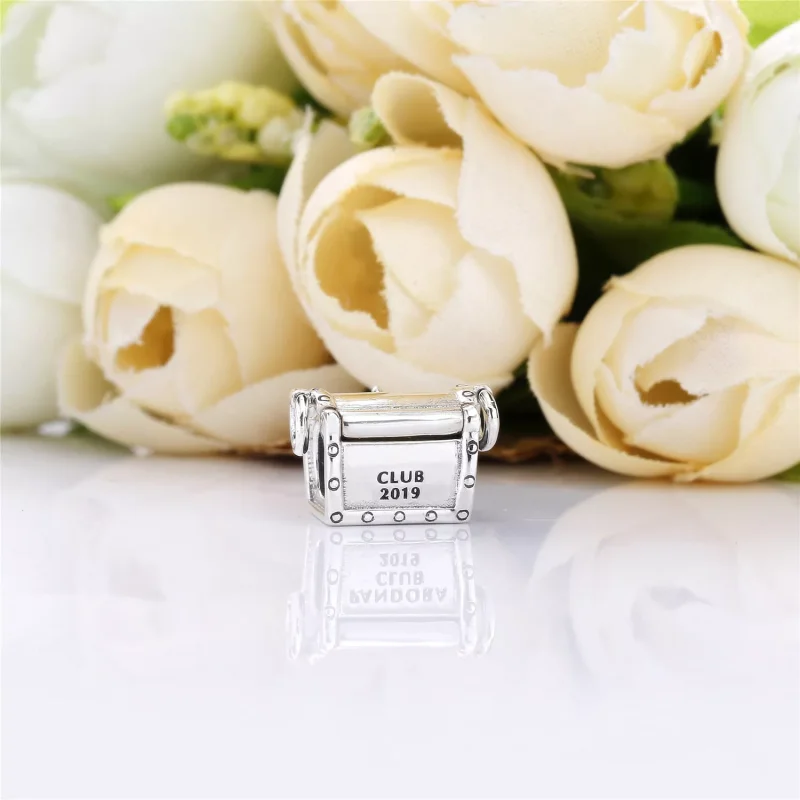 (bild till) PANDORA Club Charm 2019 Berlock 787792D - View 3