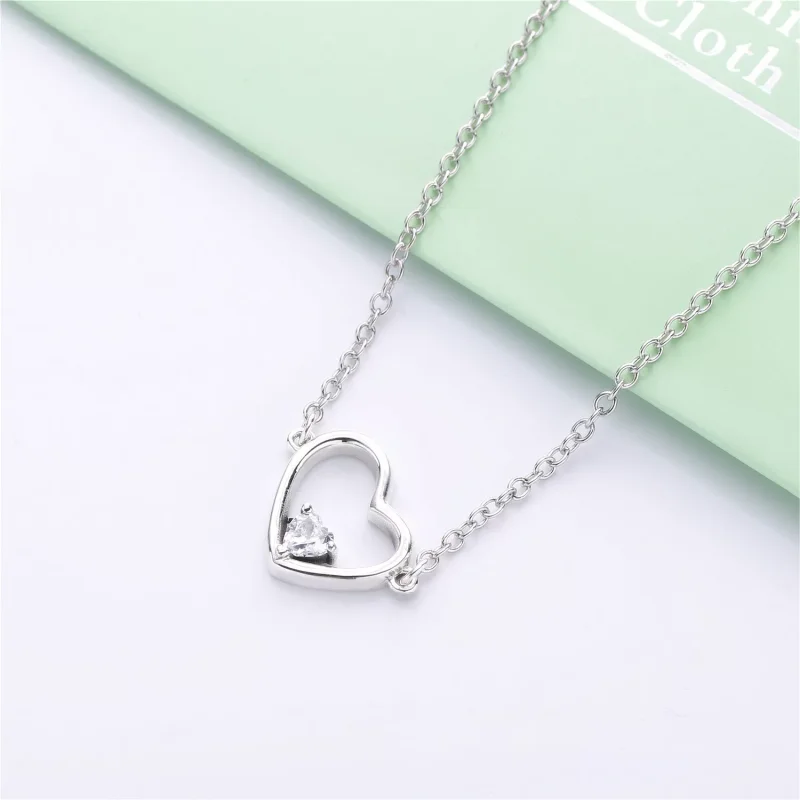 (bild till) PANDORA Asymmetric Heart of Love Halsband 397797CZ - View 3