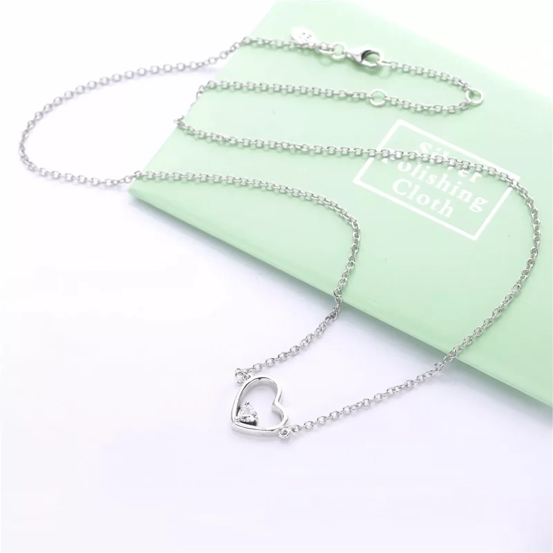 (bild till) PANDORA Asymmetric Heart of Love Halsband 397797CZ - View 5