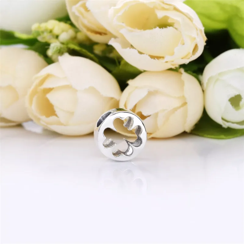 (bild till) PANDORA Clover Cut Out Berlock 797868 - View 2