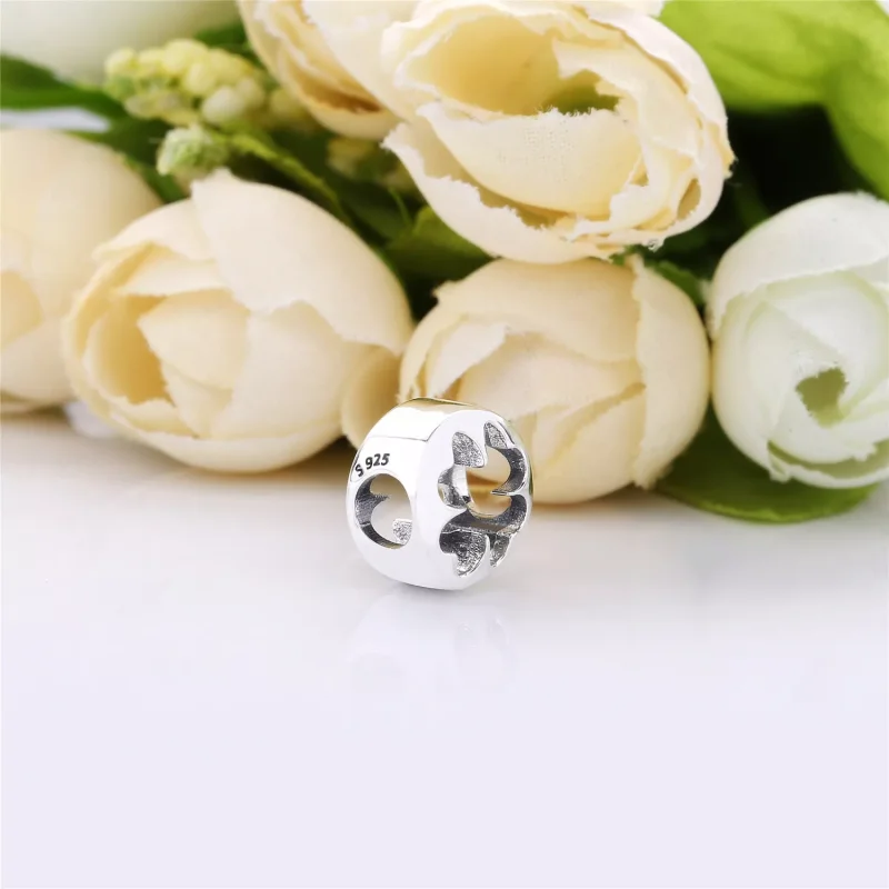(bild till) PANDORA Clover Cut Out Berlock 797868 - View 4