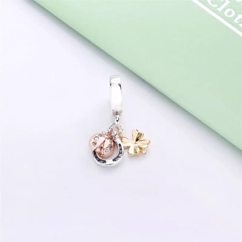 (bild till) PANDORA Horseshoe, Clover & Ladybird Hängberlock 797852CZ - View 4
