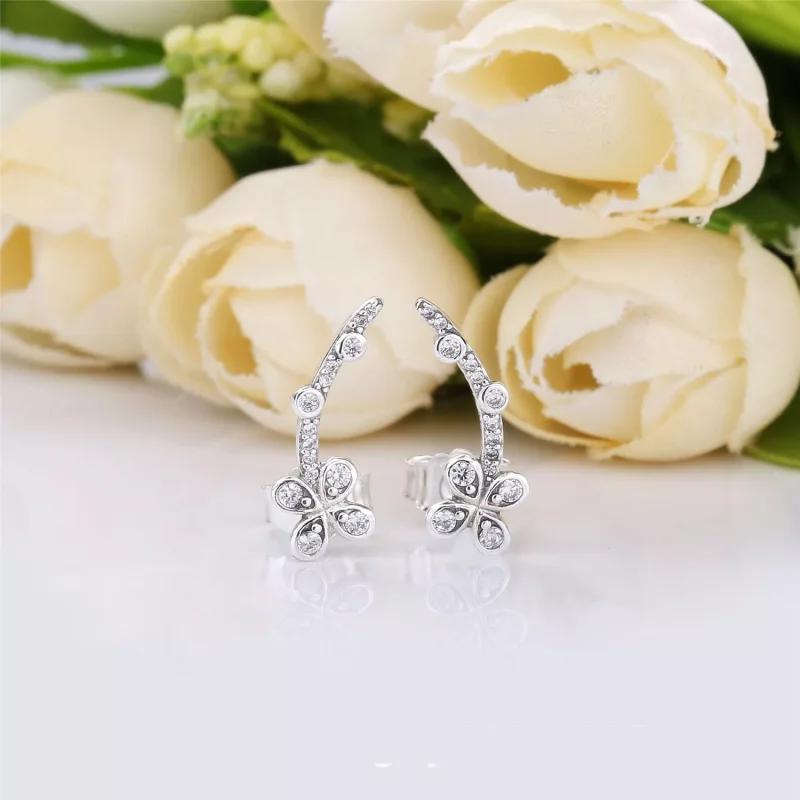 (bild till) PANDORA Draped Four-Petal Flowers Örhängen 297936CZ - View 2
