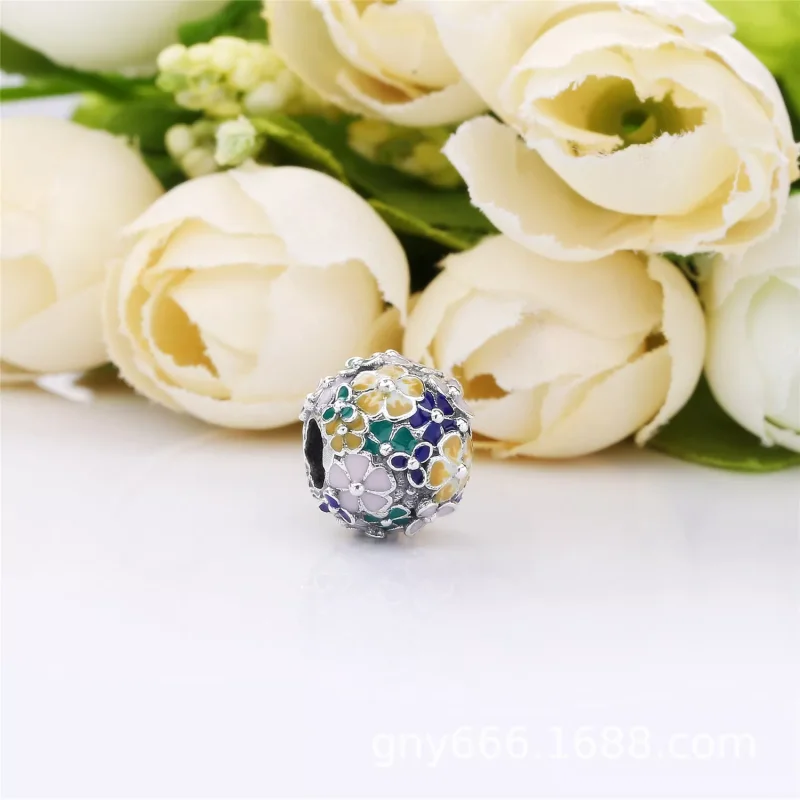 (bild till) PANDORA Klassiskt blommorarrangemang Berlock 797907ENMX - View 2