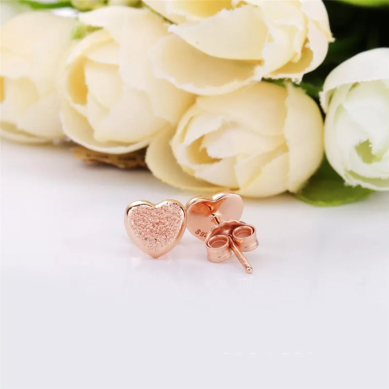 (bild till) PANDORA Matte Brilliance Hearts Örhängen 287928 - View 3