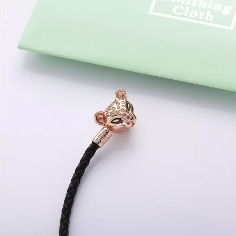 (bild till) PANDORA Moments Woven Läderarmband, Black & Sparkling Lion Princ - View 3