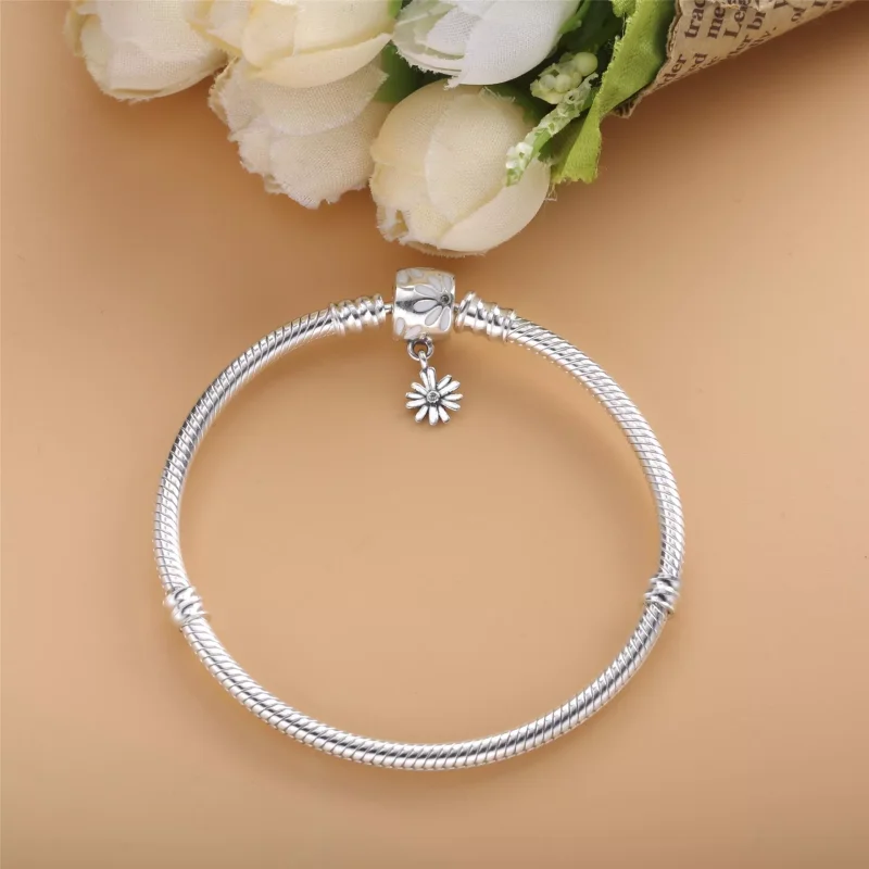 (bild till) Pandora Moments Tusensköna Blomlås Ormkedjearmband - 598776C01 - View 3