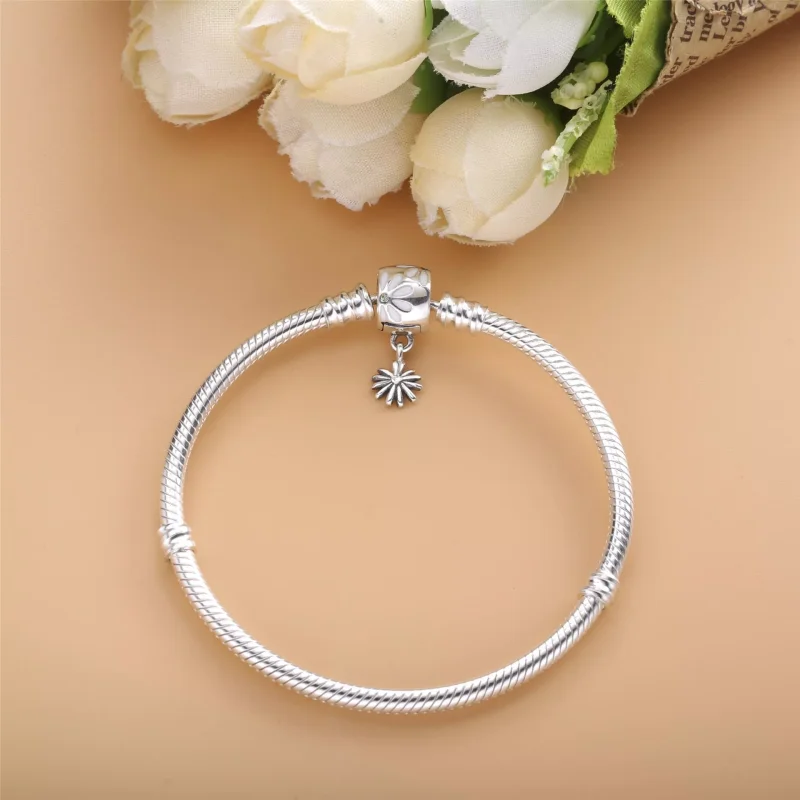 (bild till) Pandora Moments Tusensköna Blomlås Ormkedjearmband - 598776C01 - View 4