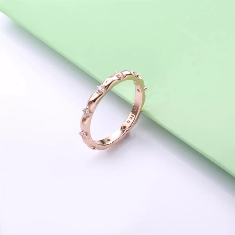 (bild till) Pandora Ring Blomma Kronblad Band 14 Karat Roséguld - 188791C01 - View 2