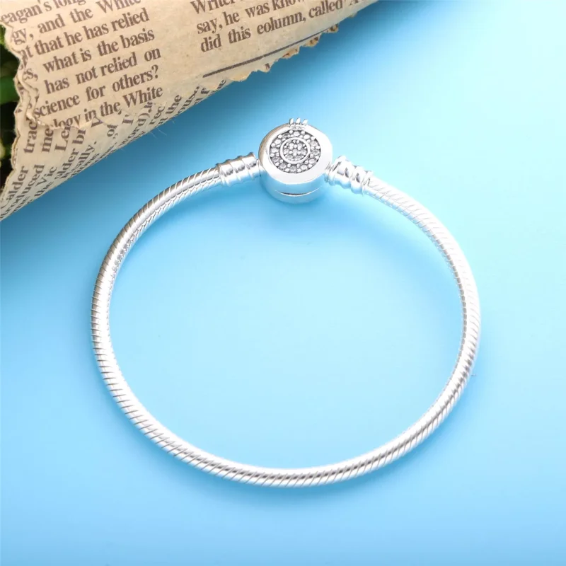 (bild till) Pandora Moments Glittrande Crown O Ormkedjearmband - 599046C01 - View 2