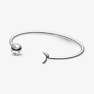 (bild till) Pandora Öppen Armring Måne & Stjärnor - 599120C01