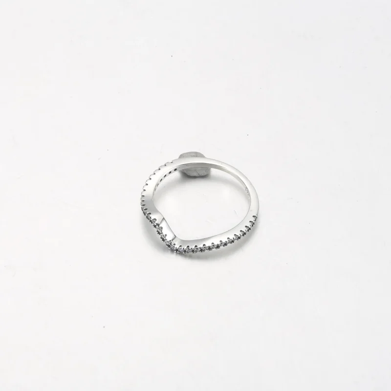 (bild till) PANDORA Glittrande Våg Ring - 192539C01 - View 6
