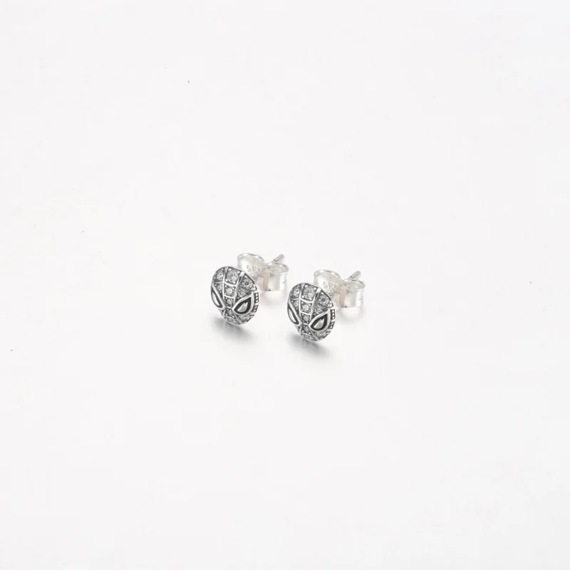 (bild till) PANDORA Marvel Spider-Man Mask Pavé Stud-örhängen - 292354C01 - View 8