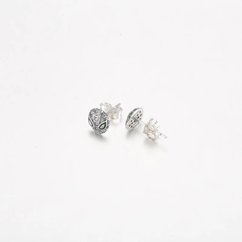 (bild till) PANDORA Marvel Spider-Man Mask Pavé Stud-örhängen - 292354C01 - View 10