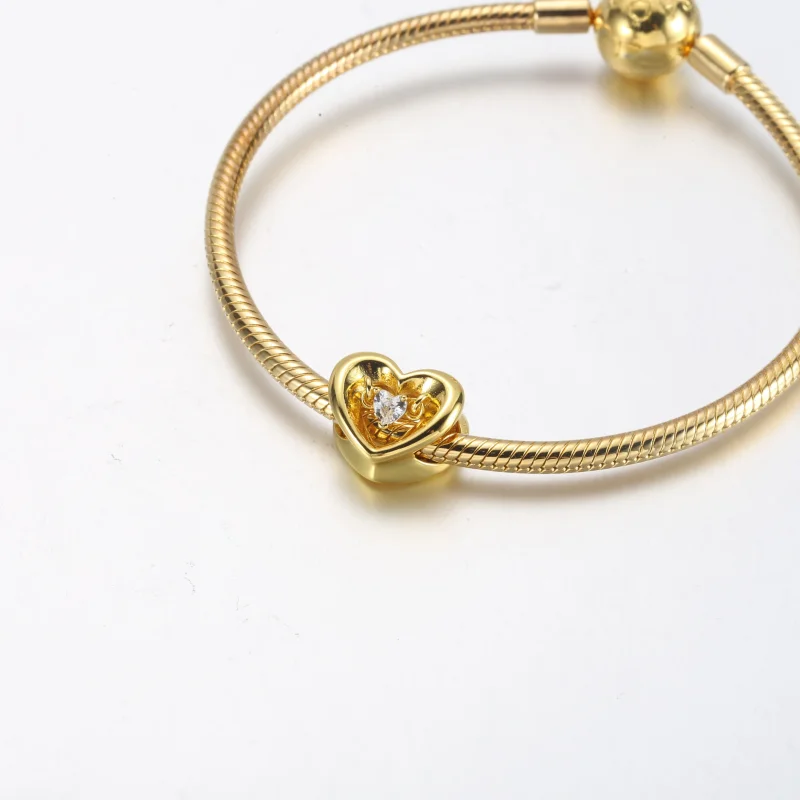 (bild till) PANDORA Glittrande hjärta & svävande sten charm - 762493C01 - View 13