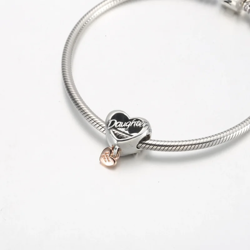 (bild till) PANDORA Kärlek Till Dig Dotter Hjärta Charm - 782327C00 - View 10