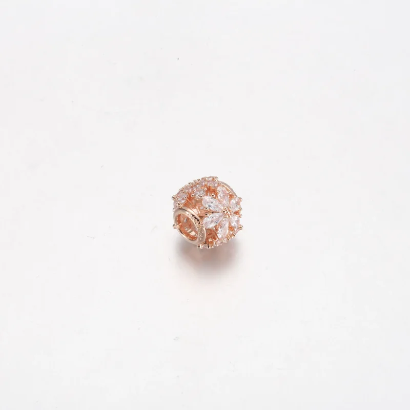 (bild till) PANDORA Glittrande Herbarium Kluster Rund Charm - 782383C01 - View 6