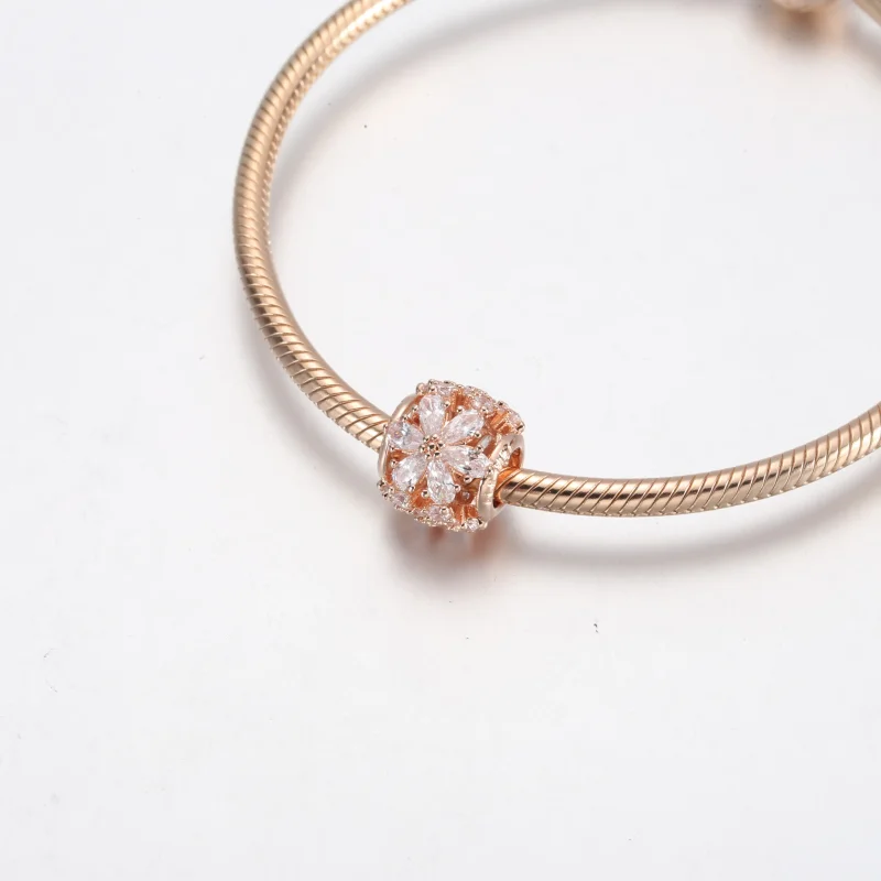 (bild till) PANDORA Glittrande Herbarium Kluster Rund Charm - 782383C01 - View 10