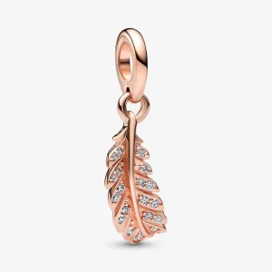 (bild till) PANDORA Svävande Böjdfjäder Hängande Charm - 782578C01
