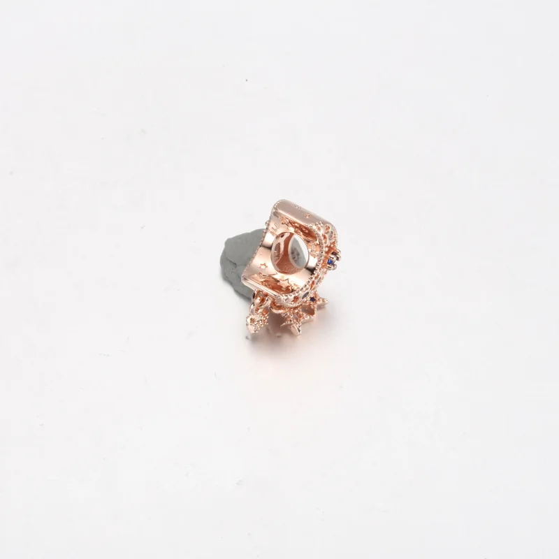 (bild till) PANDORA Stjärna och Månskära Charm - 789643C01 - View 10
