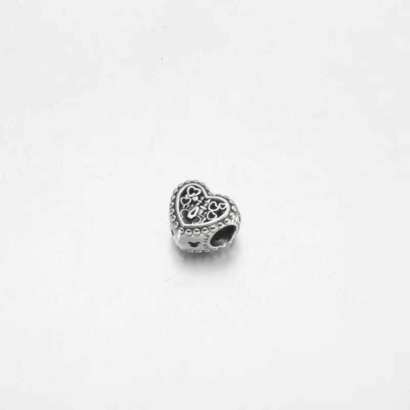 (bild till) PANDORA Disney Parks Mickey Mus-örhänge med hatt och slott - 792276C01 - View 7