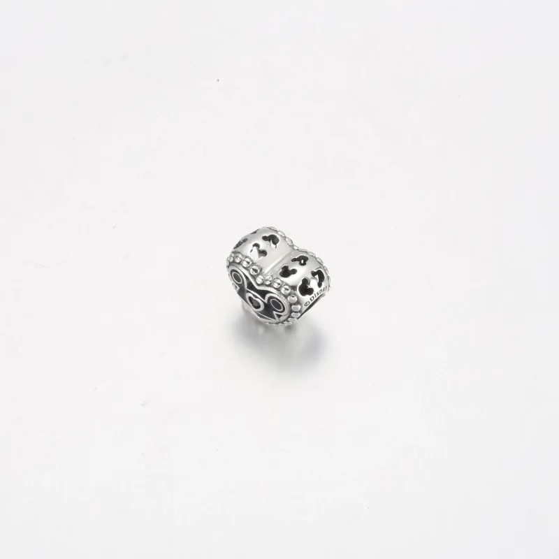 (bild till) PANDORA Disney Parks Mickey Mus-örhänge med hatt och slott - 792276C01 - View 8