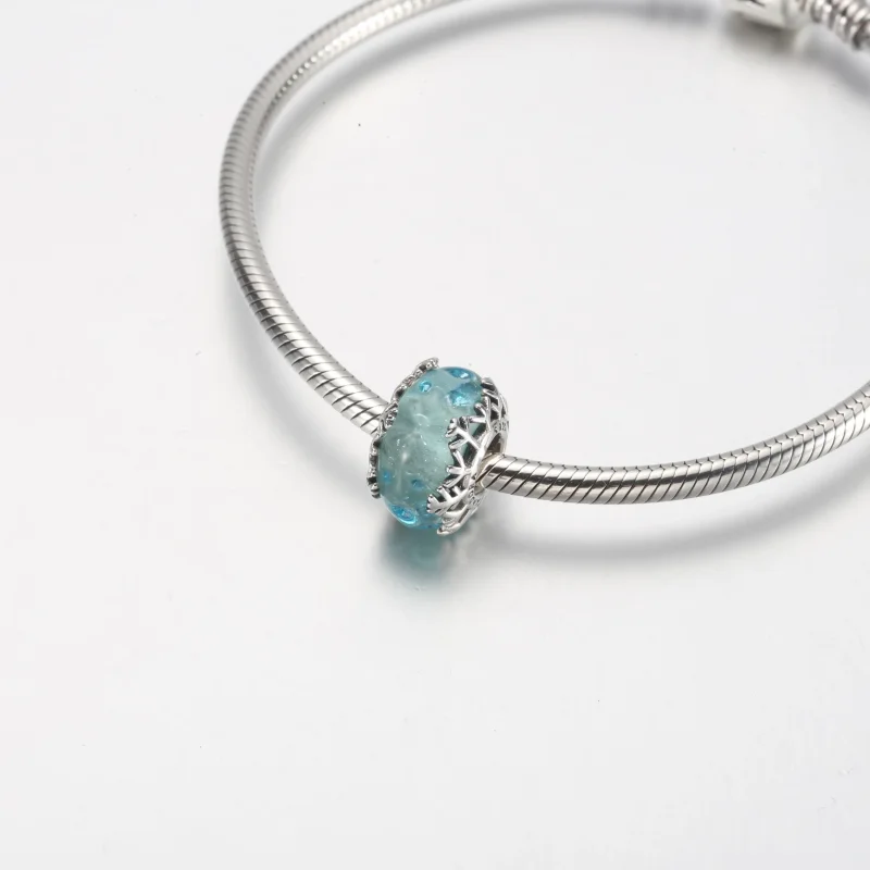 (bild till) PANDORA Vinterblå Snöflinga Murano Charm - 792377C00 - View 12