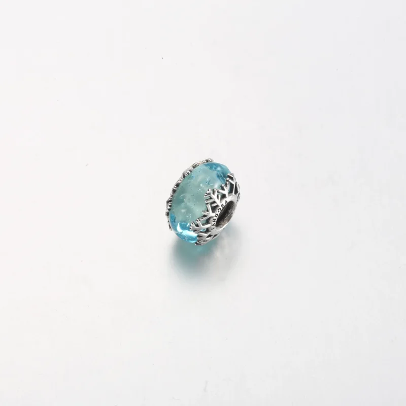 (bild till) PANDORA Vinterblå Snöflinga Murano Charm - 792377C00 - View 13
