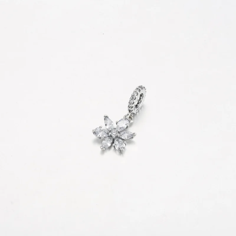 (bild till) PANDORA Glittrande Herbarium Kluster Hängande Charm - 792382C01 - View 8