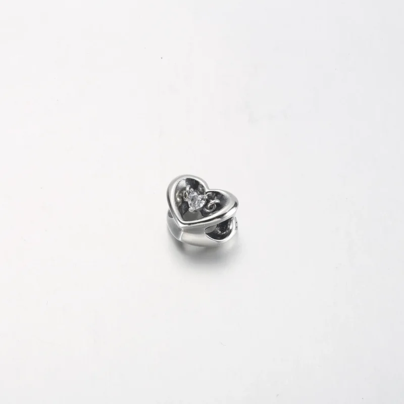 (bild till) PANDORA Strålande Hjärta & Svävande Sten Charm - 792493C01 - View 5