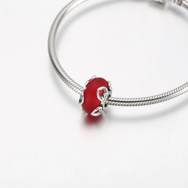 (bild till) PANDORA Frosted Red Murano Glass & Hearts Charm - 792497C01 - View 8