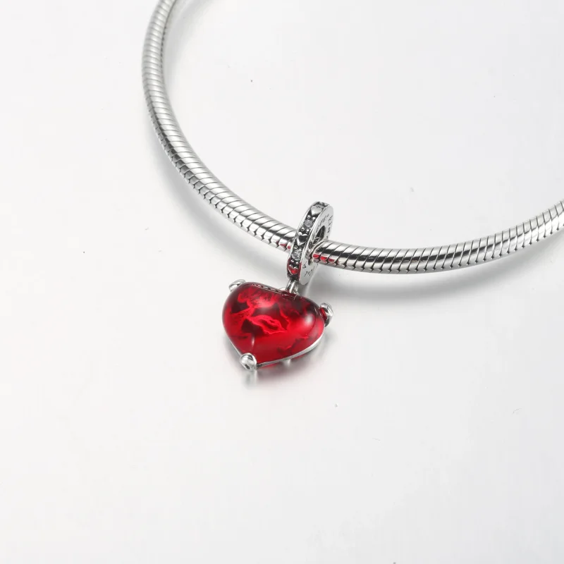 (bild till) PANDORA Disney Mickey & Minnie Mus Puss Rött Muranoglas Hängande Charm - 792522C - View 10
