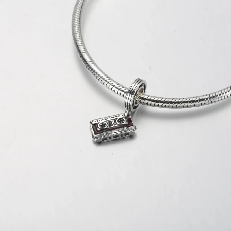 (bild till) PANDORA Marvel Guardians of the Galaxy Kassettbandshängsmycke - 792564C01 - View 10