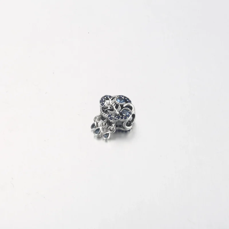 (bild till) PANDORA Moln & Svala Charm - 792569C01 - View 6