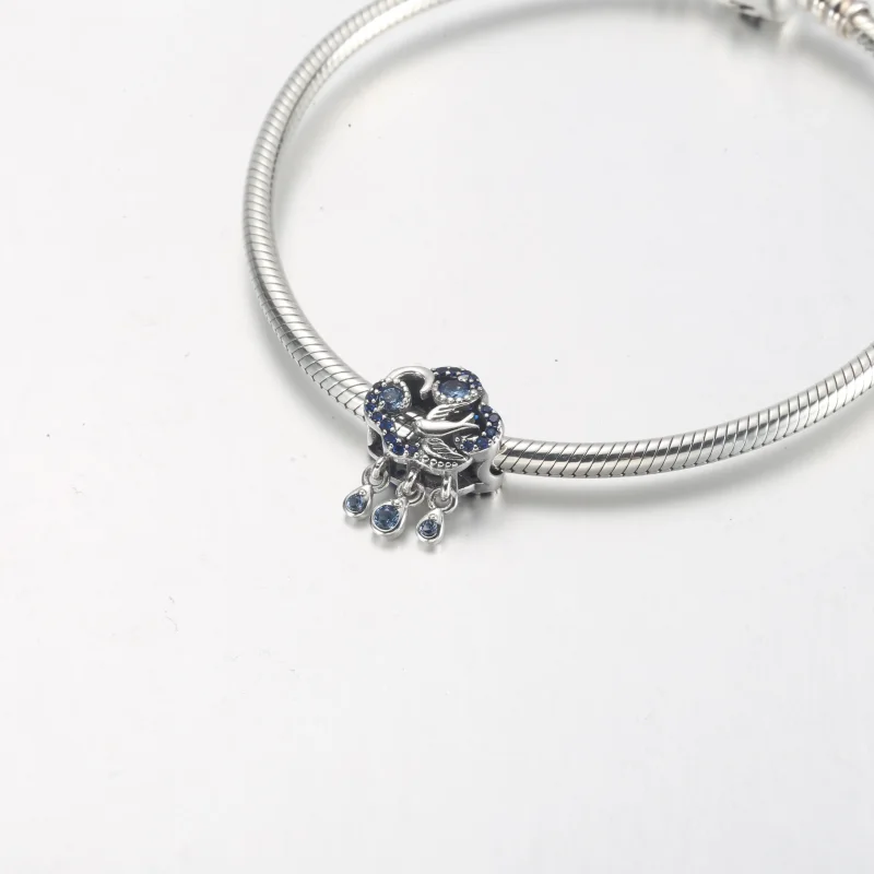 (bild till) PANDORA Moln & Svala Charm - 792569C01 - View 8