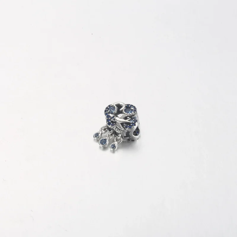 (bild till) PANDORA Moln & Svala Charm - 792569C01 - View 9