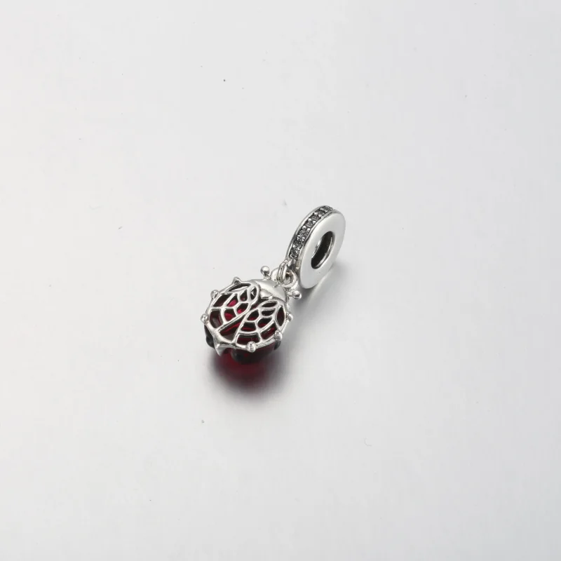 (bild till) PANDORA Röd Nyckelpiga Hängande Charm - 792571C01 - View 6