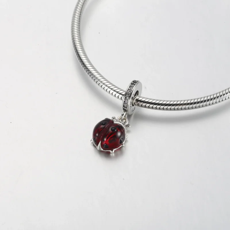 (bild till) PANDORA Röd Nyckelpiga Hängande Charm - 792571C01 - View 7