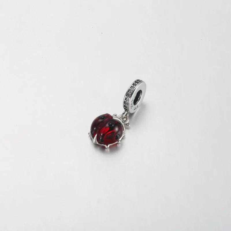 (bild till) PANDORA Röd Nyckelpiga Hängande Charm - 792571C01 - View 8