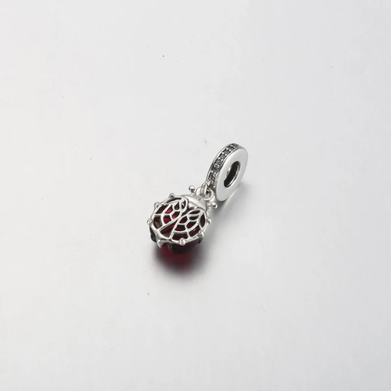 (bild till) PANDORA Röd Nyckelpiga Hängande Charm - 792571C01 - View 9