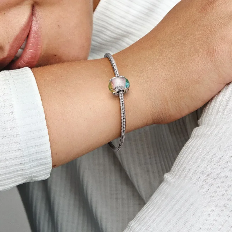 (bild till) PANDORA Flerfärgat Muranoglas & Krökt Fjäder Charm - 792577C00 - View 3