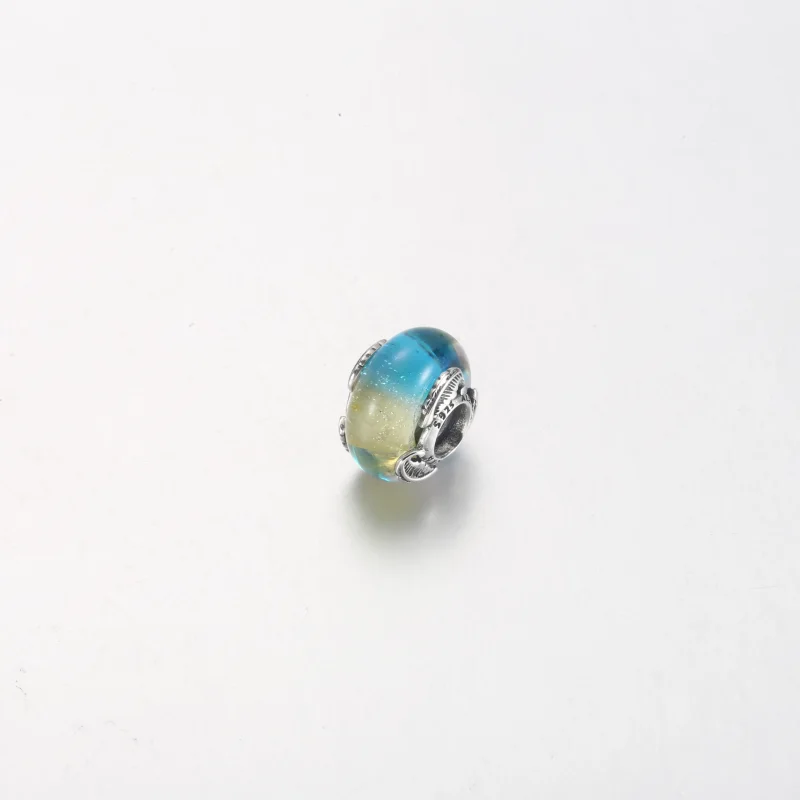 (bild till) PANDORA Flerfärgat Muranoglas & Krökt Fjäder Charm - 792577C00 - View 9