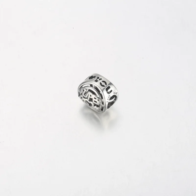 (bild till) PANDORA Mom Hero Openwork Charm - 792644C00 - View 2