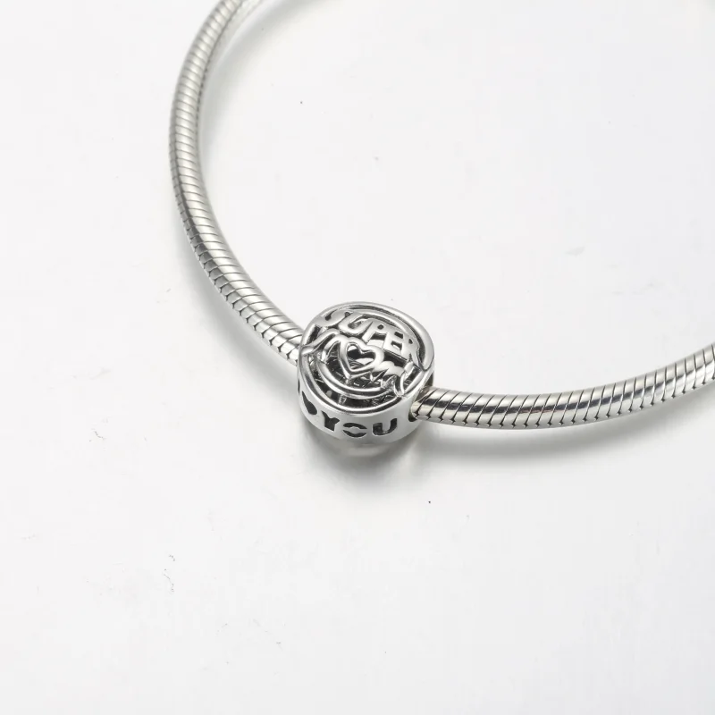 (bild till) PANDORA Mom Hero Openwork Charm - 792644C00 - View 5