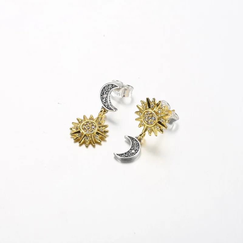 (bild till) Pandora Two-tone Reversed Sun & Moon Stud Earrings - 262442C01 - View 2