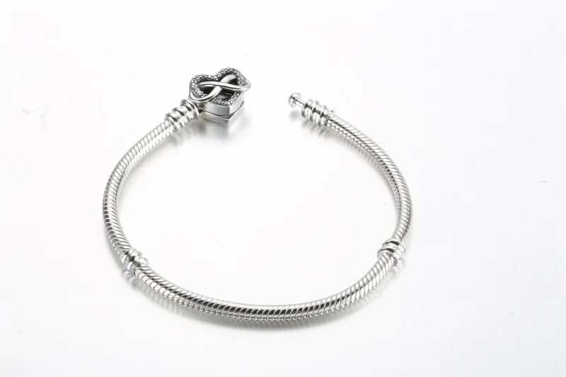(bild till) Pandora Moments Glittrande Oändlighetshjärtlås Ormkedjearmband - 592645C01 - View 5