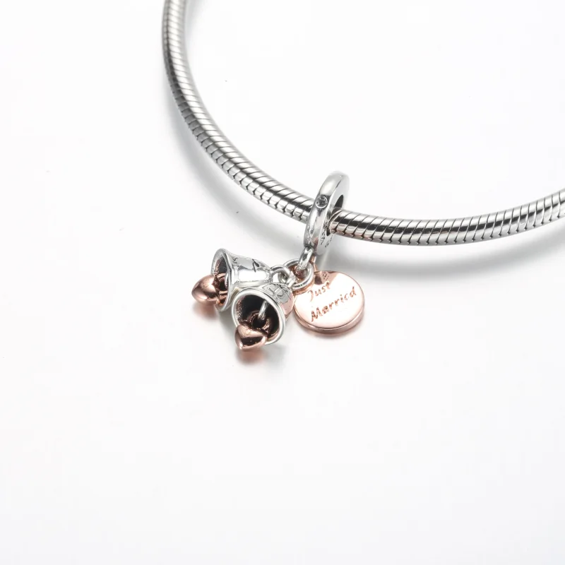 (bild till) Pandora Two-tone Bröllopsklockor Dubbelhänge Charm - 782592C01 - View 4