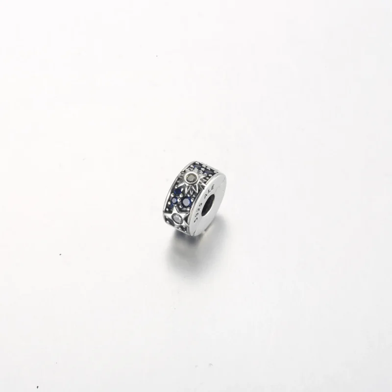(bild till) Pandora Celestial Sol, Stjärna & Måne Clip Charm - 792681C01 - View 2