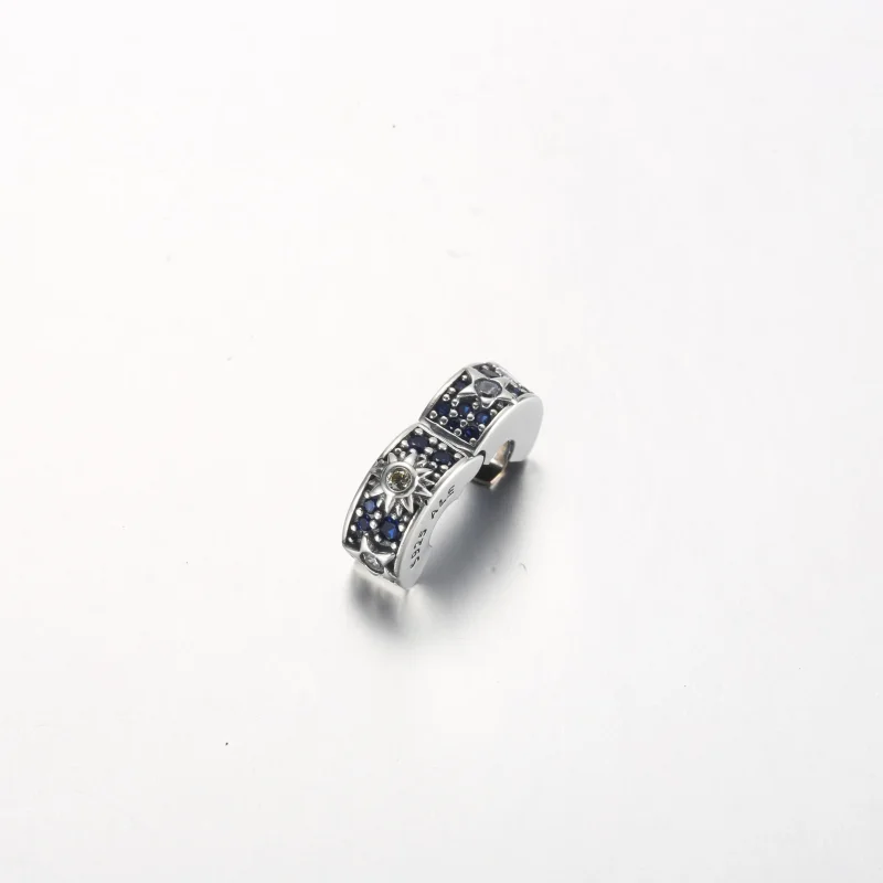(bild till) Pandora Celestial Sol, Stjärna & Måne Clip Charm - 792681C01 - View 4