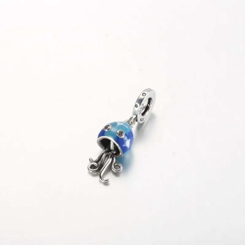 (bild till) Pandora Förvandlingsmanet Hängande Charm - 792704C01 - View 2